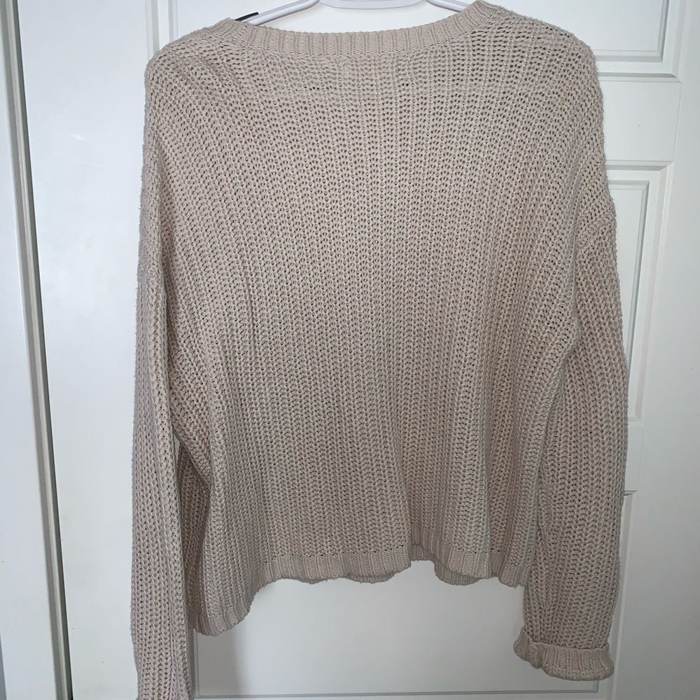 sweater - Picture 3 of 4